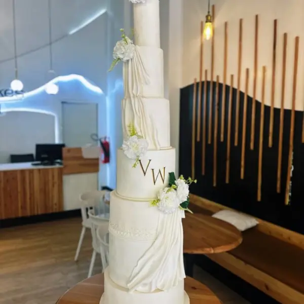 Wedding cake meru
